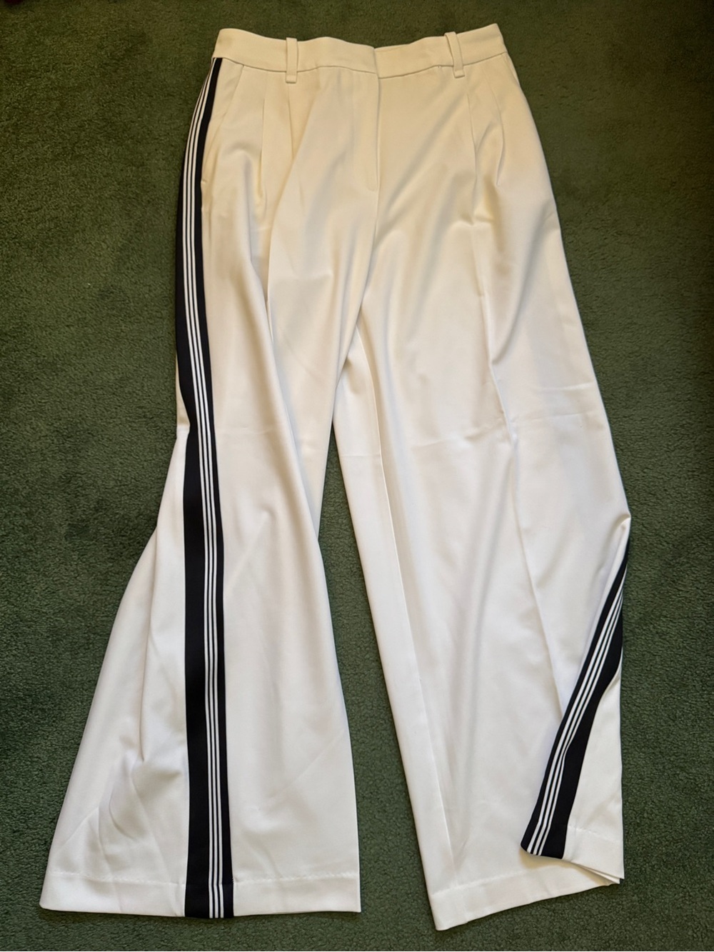 NWT H&M White Wide Leg Pleated Pants with Black Side Stripes - Size 6